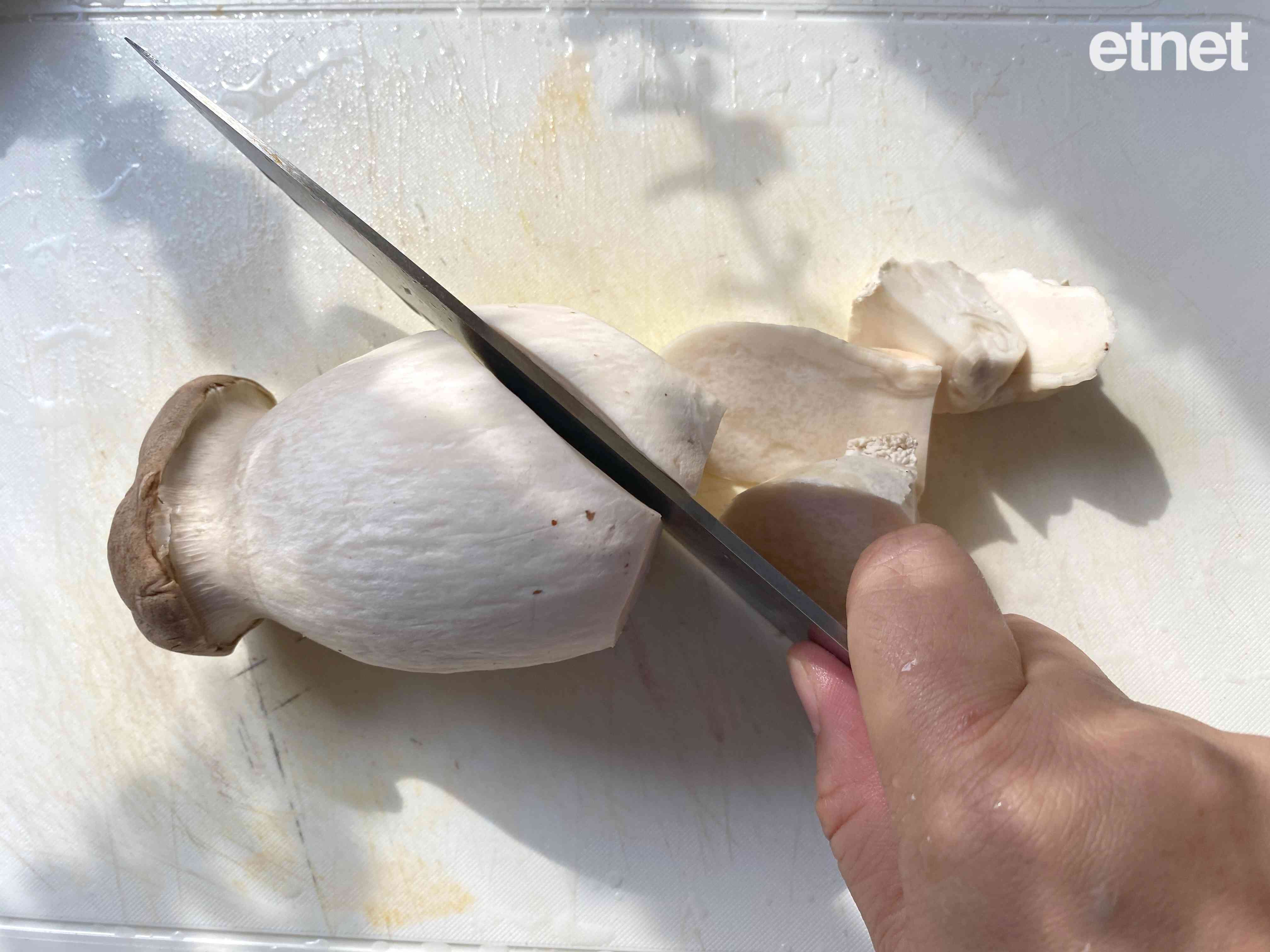 萬聖節，南瓜當紅的季節來了！今期素食譜：南瓜珍珠粟米香炒雞髀菇