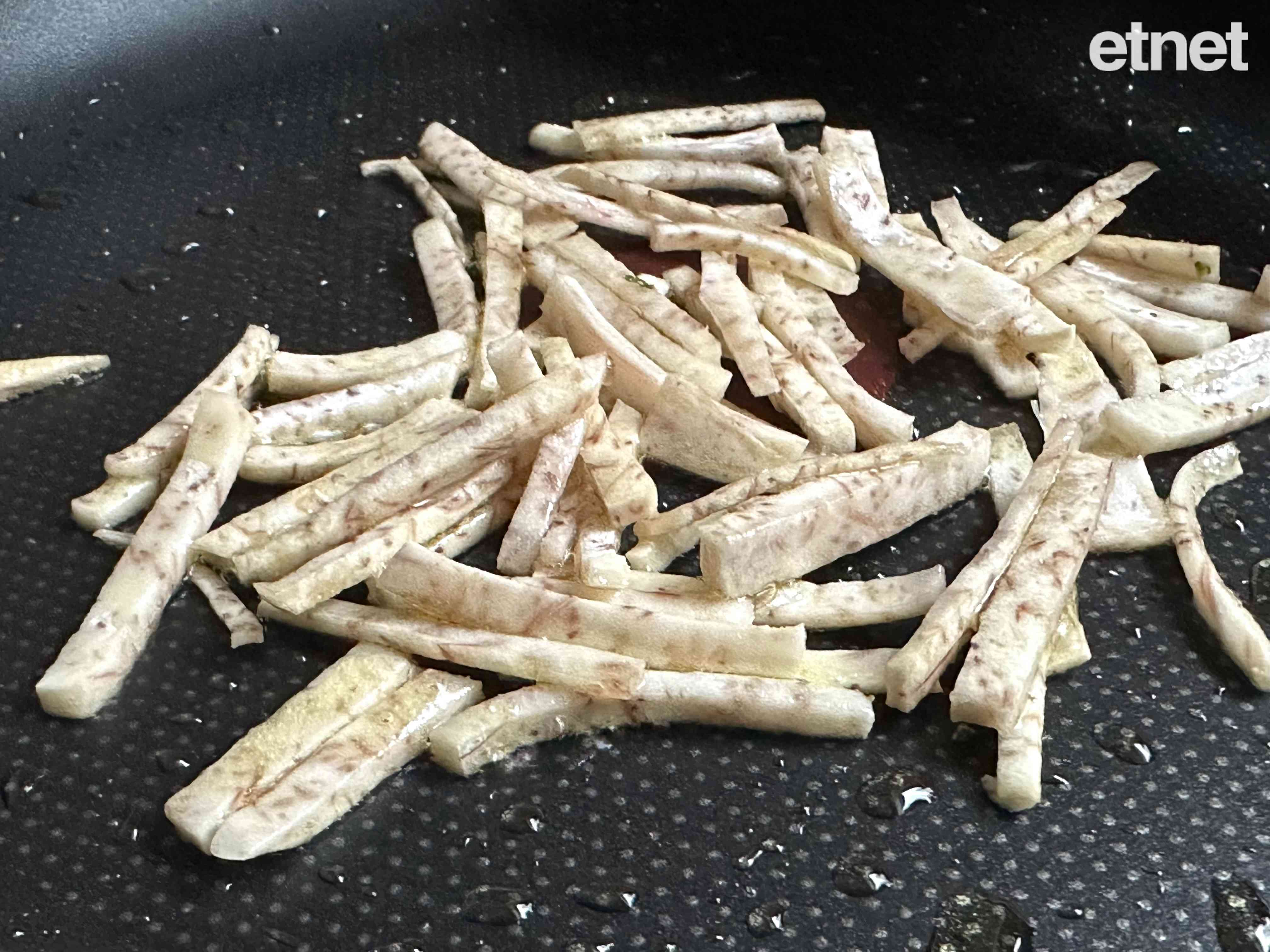 今期節慶素食譜：花開富貴（西蘭花炒木耳本菇芋絲）當團年飯遇上情人節