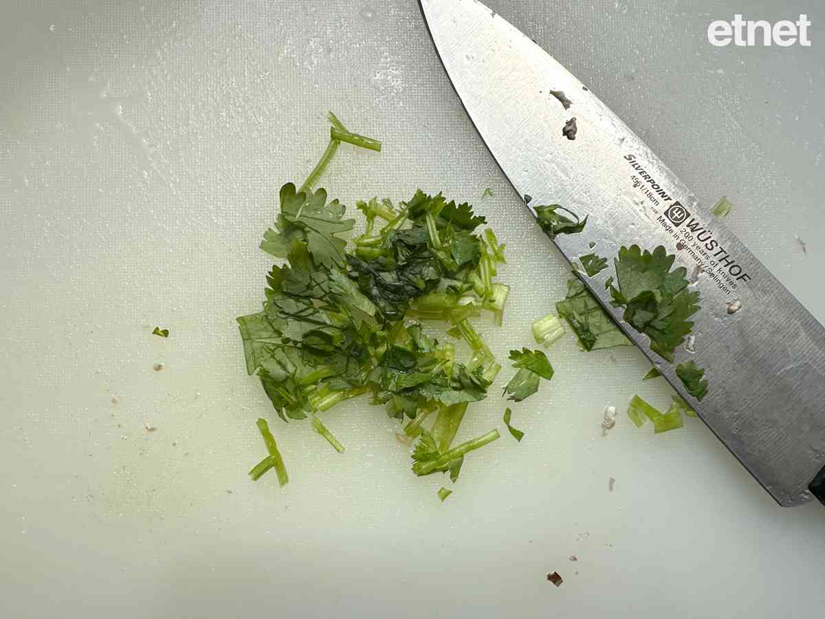 菜式做得精緻一點,可讓腦袋放鬆一下!今期素食譜推介:蘑菇香拌夏南瓜片 菜式做得精緻一點,可讓腦袋放鬆一下!今期素食譜推介:蘑菇香拌夏南瓜片