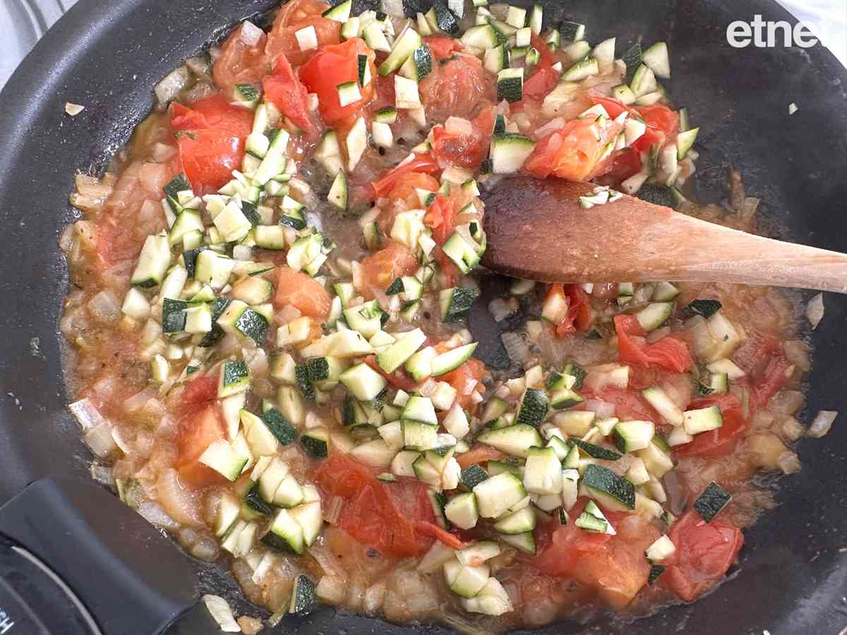 菜式做得精緻一點,可讓腦袋放鬆一下!今期素食譜推介:蘑菇香拌夏南瓜片 菜式做得精緻一點,可讓腦袋放鬆一下!今期素食譜推介:蘑菇香拌夏南瓜片