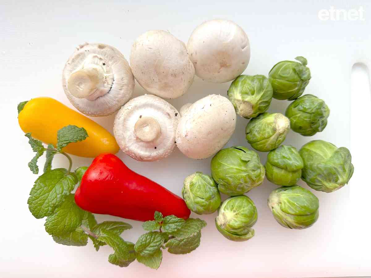 今期素食譜推薦:小椰菜球小炒 一念快樂,主導權在自己手 今期素食譜推薦:小椰菜球小炒 一念快樂,主導權在自己手