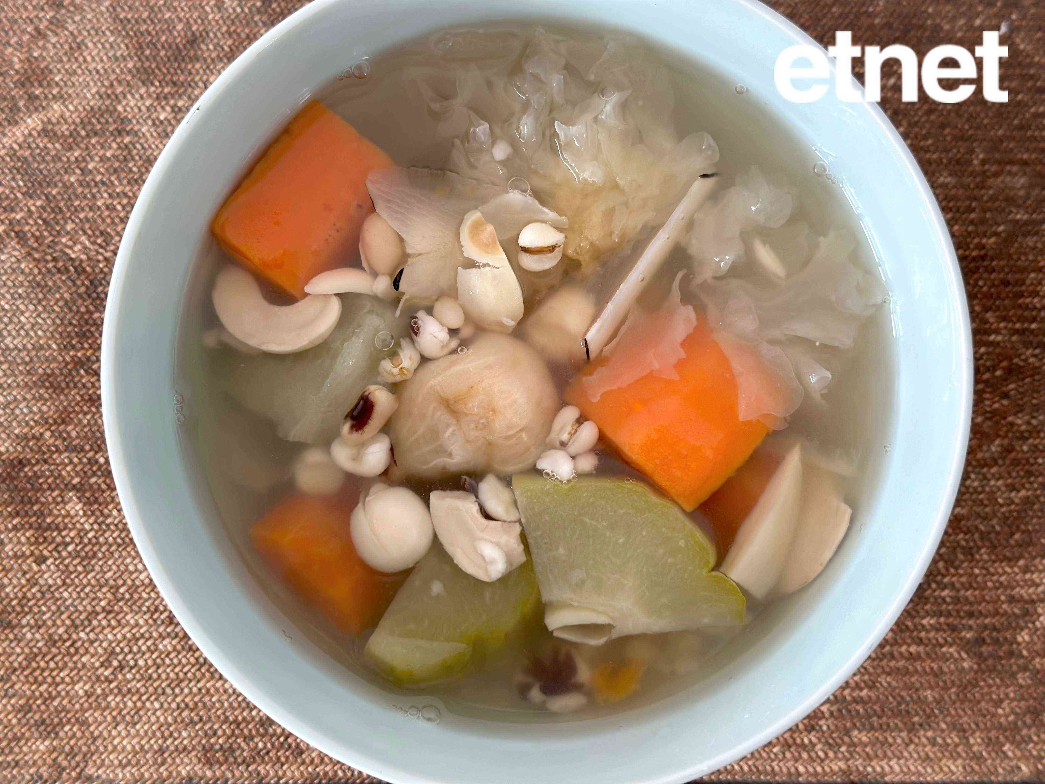 迎接夏天素湯推薦：甘筍合掌瓜湯