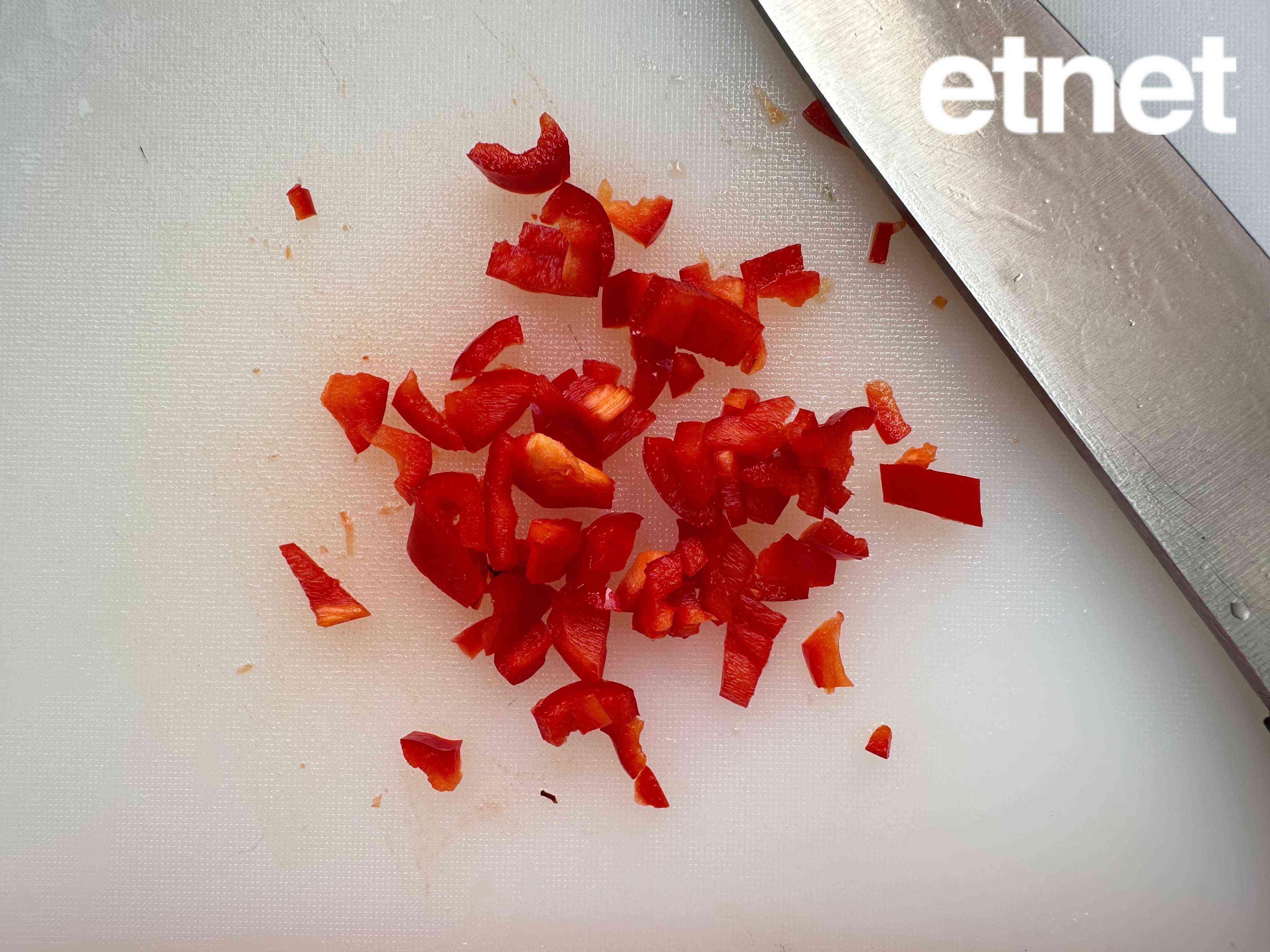 素食譜推薦：甜酸涼拌黃花小青瓜 &nbsp;由嗅覺牽動味覺以花入饌