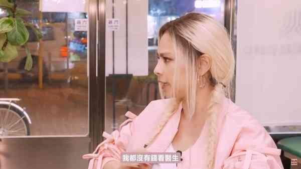 明星健康｜樂壇天后晒染血紙巾照　接受放血揭健康隱憂：慶祝我仲有生命