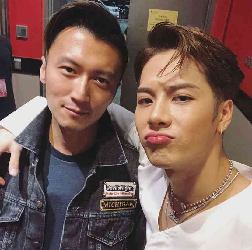 明星健康｜港產爆紅男歌手食物中毒緊急入院 　原定粉絲簽名會取消
