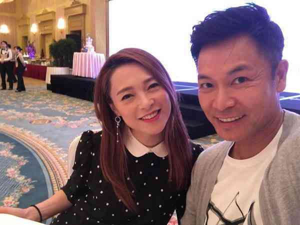 名人保養｜TVB億萬視帝派傳單無人認得出 途人避走場面勁尷尬 曾傳被前度嫌窮兼派綠帽