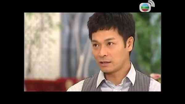名人保養｜TVB億萬視帝派傳單無人認得出 途人避走場面勁尷尬 曾傳被前度嫌窮兼派綠帽