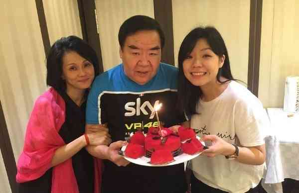名人健康｜74歲鄭則仕斷崖式消瘦　眼神失焦惹健康隱憂　網民唏噓：肥貓老了