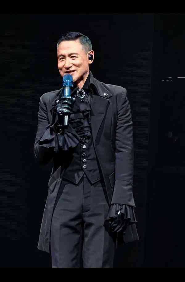 明星近況|張學友現身新加坡 近照曝光被指斷崖式衰老 網民震驚:認唔出邊個 明星近況|張學友現身新加坡 近照曝光被指斷崖式衰老 網民震驚:認唔出邊個