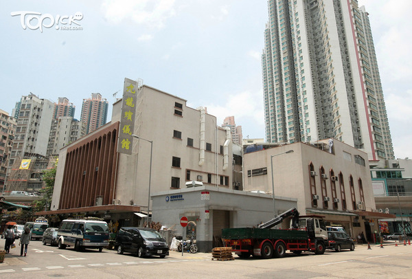 大埔宏福苑五級火|5間殯儀機構伸出援手 九龍殯儀館、東華三院、榕光社等提供免費殯葬服務 大埔宏福苑五級火|5間殯儀機構伸出援手 九龍殯儀館、東華三院、榕光社等提供免費殯葬服務