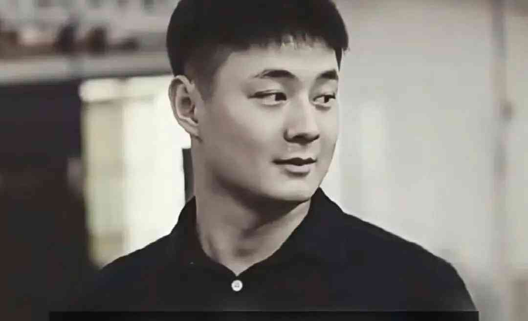 抗癌勇士｜右耳長黑痣罹黑色素瘤晚期　24歲男抗癌不到1年癌逝　生前積極抗癌：希望明年我還在【附「ABCDE」口訣自測】