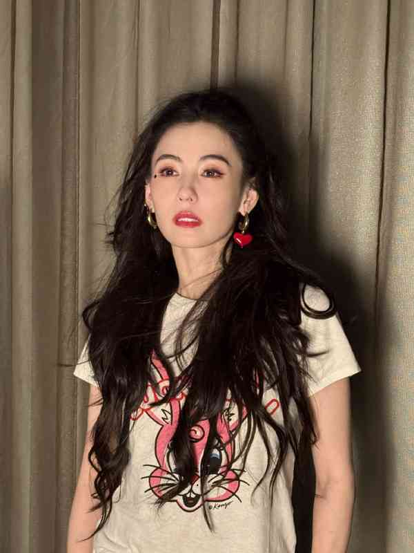 張柏芝｜46歲張柏芝病容曝光面露疲態　自爆「非常貧血」日服3次補血劑