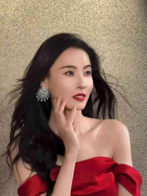 張柏芝｜46歲張柏芝病容曝光面露疲態　自爆「非常貧血」日服3次補血劑