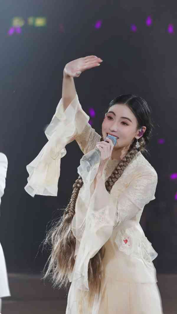 張柏芝｜46歲張柏芝病容曝光面露疲態　自爆「非常貧血」日服3次補血劑