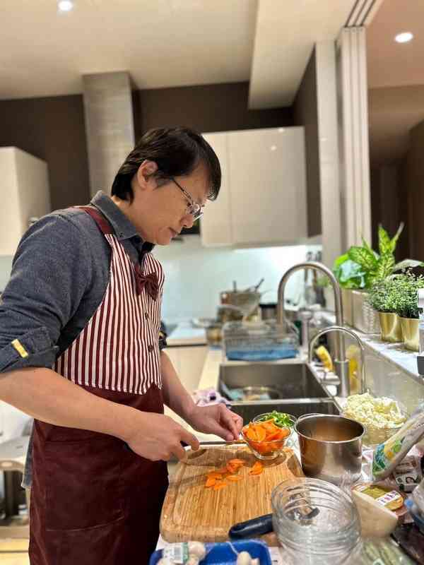 名醫教養生｜62歲醫生公開「教科書級養生法」　起床先做3件事護心抗炎延緩衰老　親測身體年齡成功逆轉6歲！
