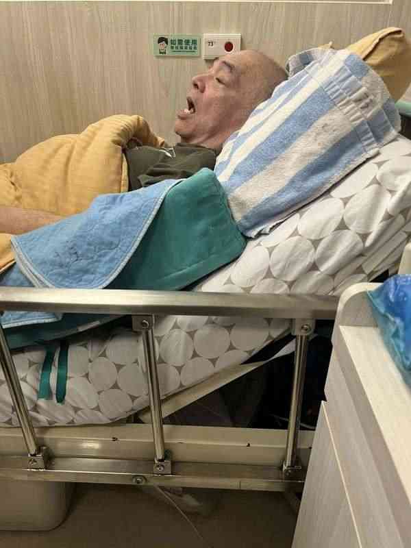 張偉文｜「靚聲王」張偉文疑遭護老院疏忽照顧　傷口潰爛見骨一年半冇沖涼床上痛哭　經理人偕《東張》團隊上門對質
