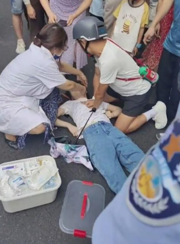 網絡熱話︱施心外壓救昏厥女途人 反被網民指「胸襲」 好心男無奈揭真相【附心肺復甦法救人流程】