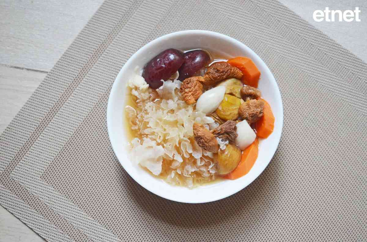白露素湯水│百合養陰潤肺雪耳滋潤皮膚 入秋喝姬松茸雪耳養顏素湯