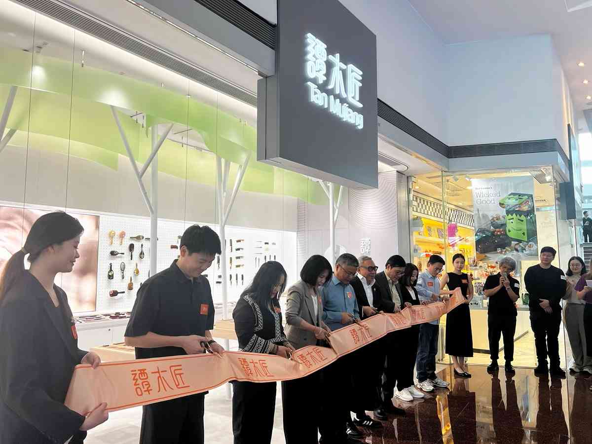 內地與本地設計的靈魂碰撞:走進譚木匠香港概念店,看梳理手心藝序的心思 內地與本地設計的靈魂碰撞:走進譚木匠香港概念店,看梳理手心藝序的心思