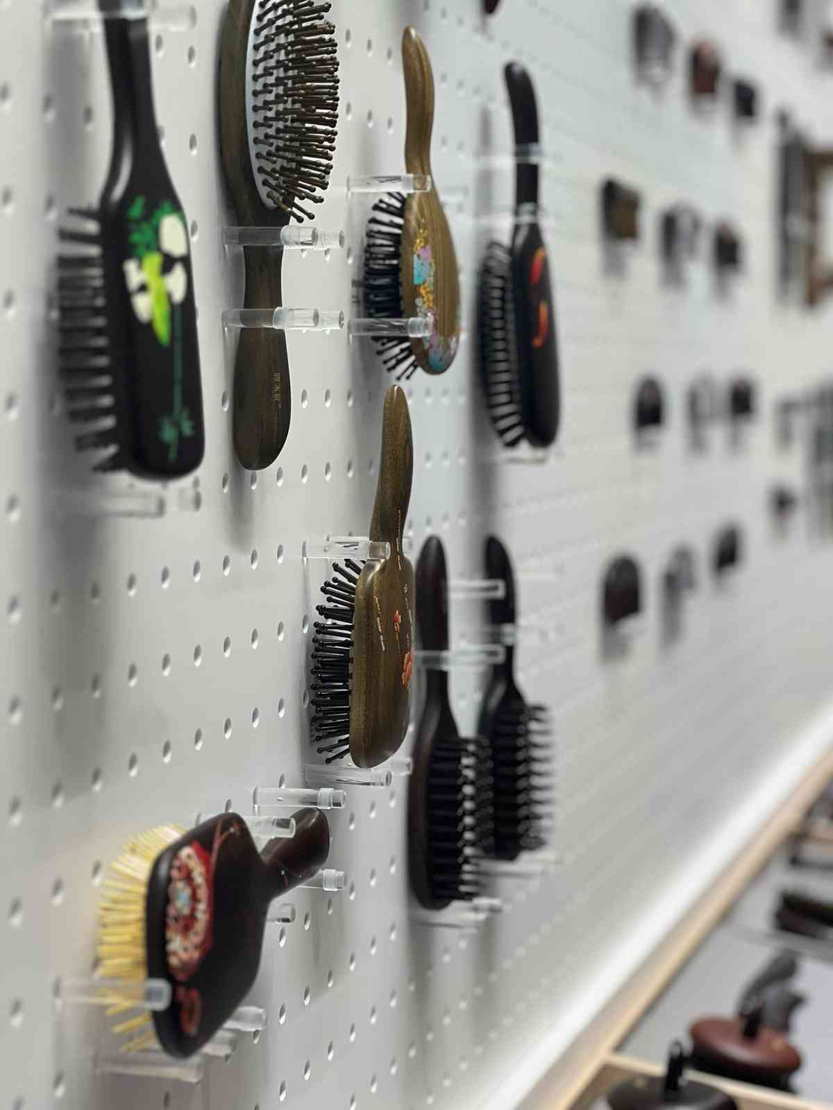 內地與本地設計的靈魂碰撞:走進譚木匠香港概念店,看梳理手心藝序的心思 內地與本地設計的靈魂碰撞:走進譚木匠香港概念店,看梳理手心藝序的心思