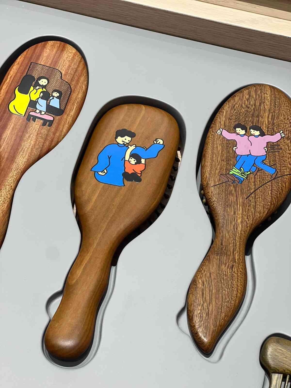 內地與本地設計的靈魂碰撞:走進譚木匠香港概念店,看梳理手心藝序的心思 內地與本地設計的靈魂碰撞:走進譚木匠香港概念店,看梳理手心藝序的心思