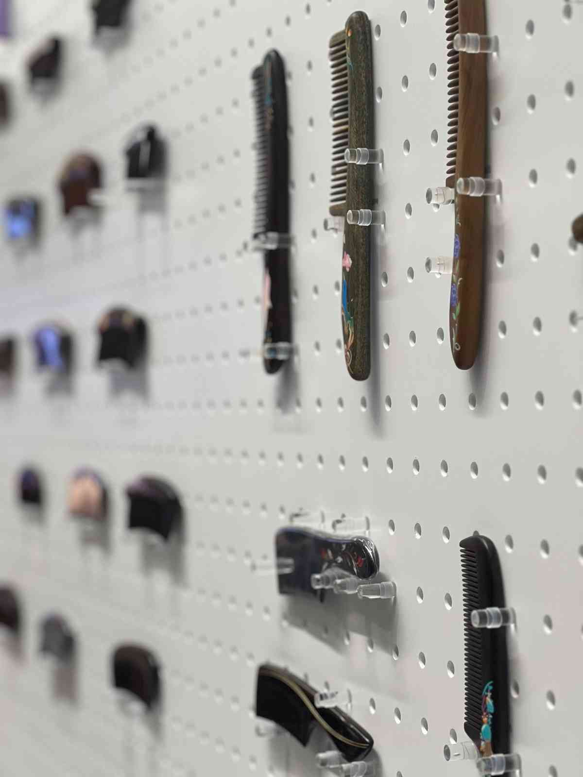 內地與本地設計的靈魂碰撞:走進譚木匠香港概念店,看梳理手心藝序的心思 內地與本地設計的靈魂碰撞:走進譚木匠香港概念店,看梳理手心藝序的心思