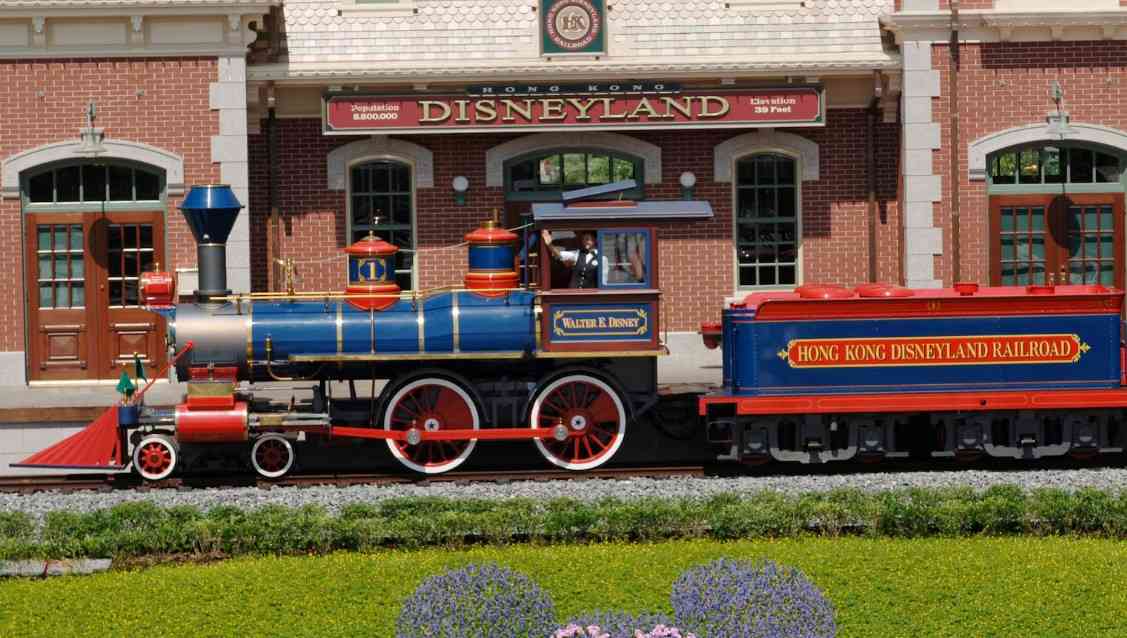 宏福苑大火｜迪士尼捐一千萬元，夜間匯演暫停至12.7＋指定門票半年內入園