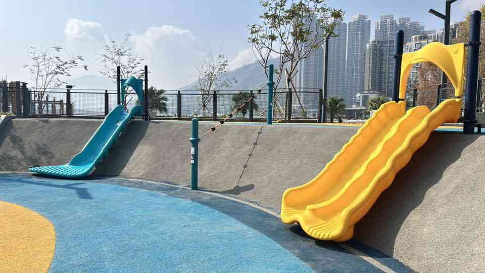 將軍澳南公園新設施︱中央草坪＋9米旋轉滑梯＋飛索＋沙池＋兒童單車公園全面開放