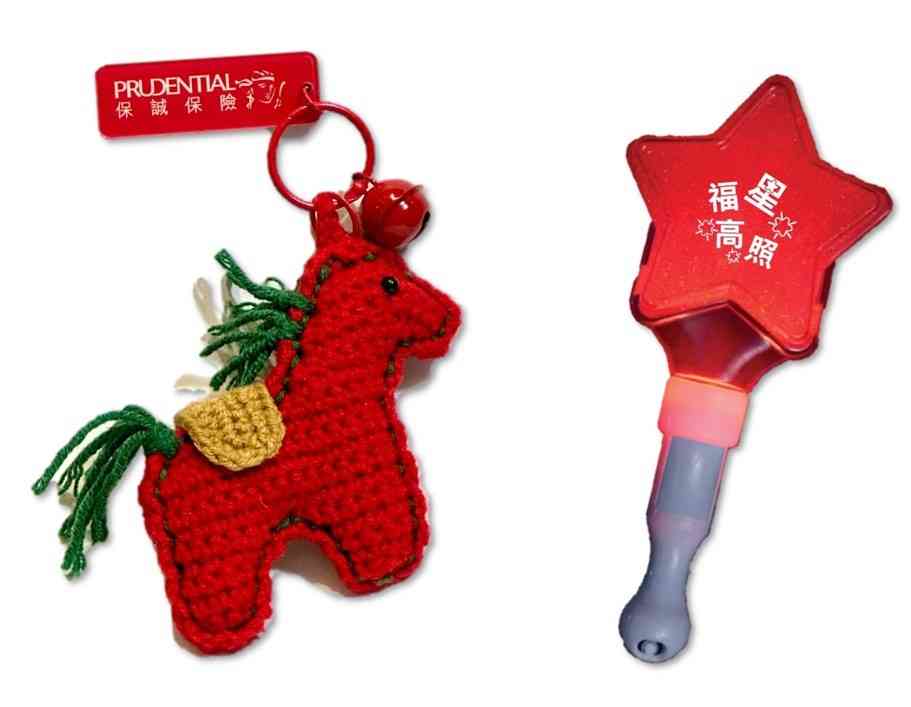 農曆新年好去處2026︱年初一免費搭天星小輪＋尖沙咀賀年鈎織巴士站打卡＋派吊飾及手燈