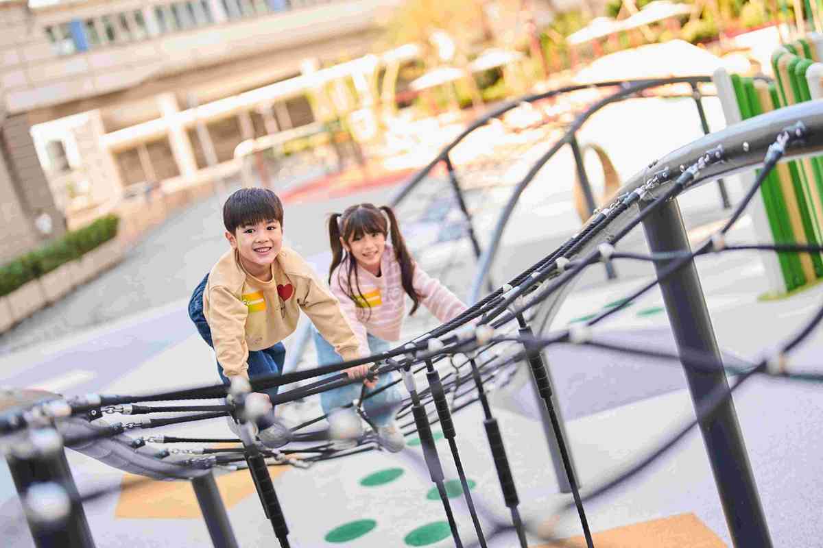 奧海城五環遊樂園免費玩！三大主題區︰38米長網環陣＋迷宮＋攀爬繩索＋共融氹氹轉＋花海打卡