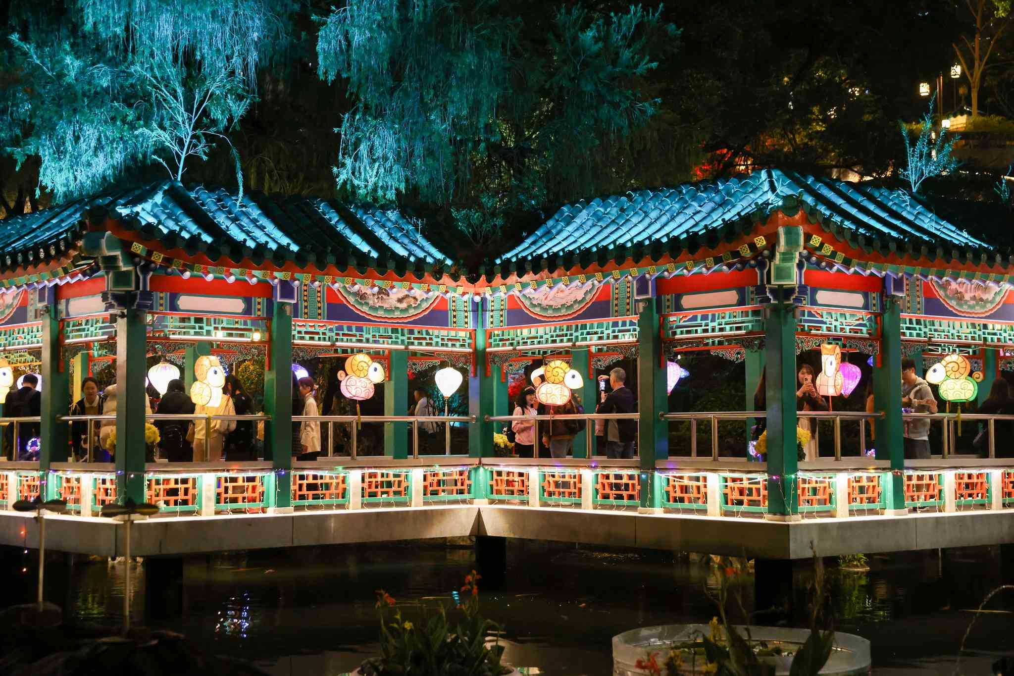 元宵好去處2026︱黃大仙祠新月老殿參拜＋手繩求良緣＋派湯圓手燈＋可愛文創精品＋開放時間