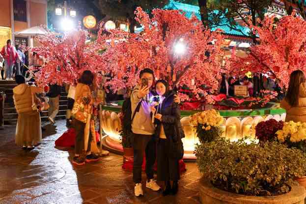 元宵好去處2026︱黃大仙祠新月老殿參拜＋手繩求良緣＋派湯圓手燈＋可愛文創精品＋開放時間