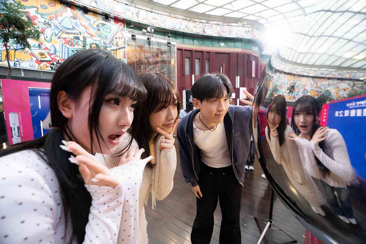 K11沉浸式藝術展｜電影美術指導張蚊擔任創意總監：「以電影敘事方法，變成一段可行、可看、可拍照的光影旅程」