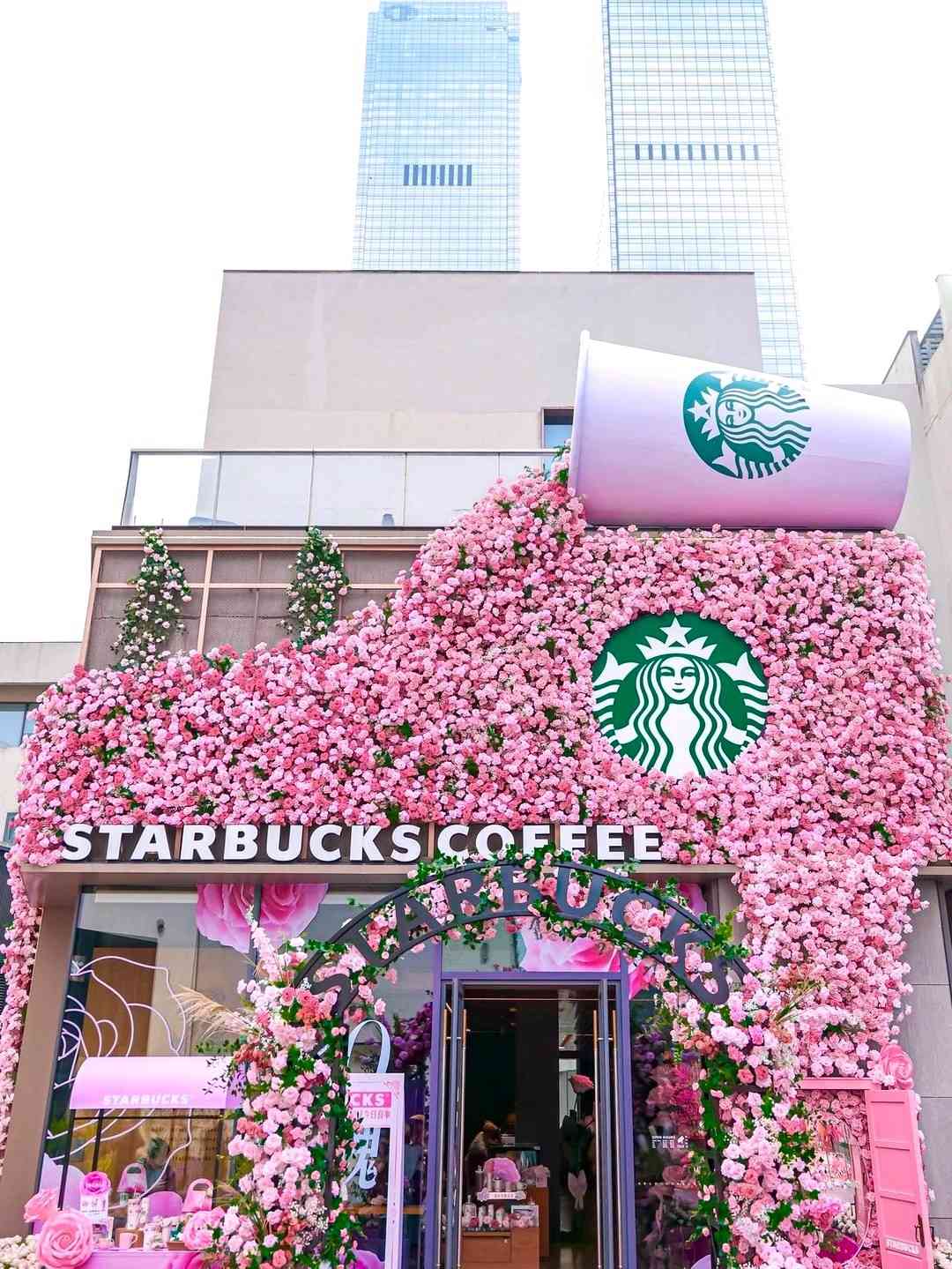 深圳好去處｜福田Starbucks變身夢幻粉紅玫瑰屋！復活假期北上打卡必到