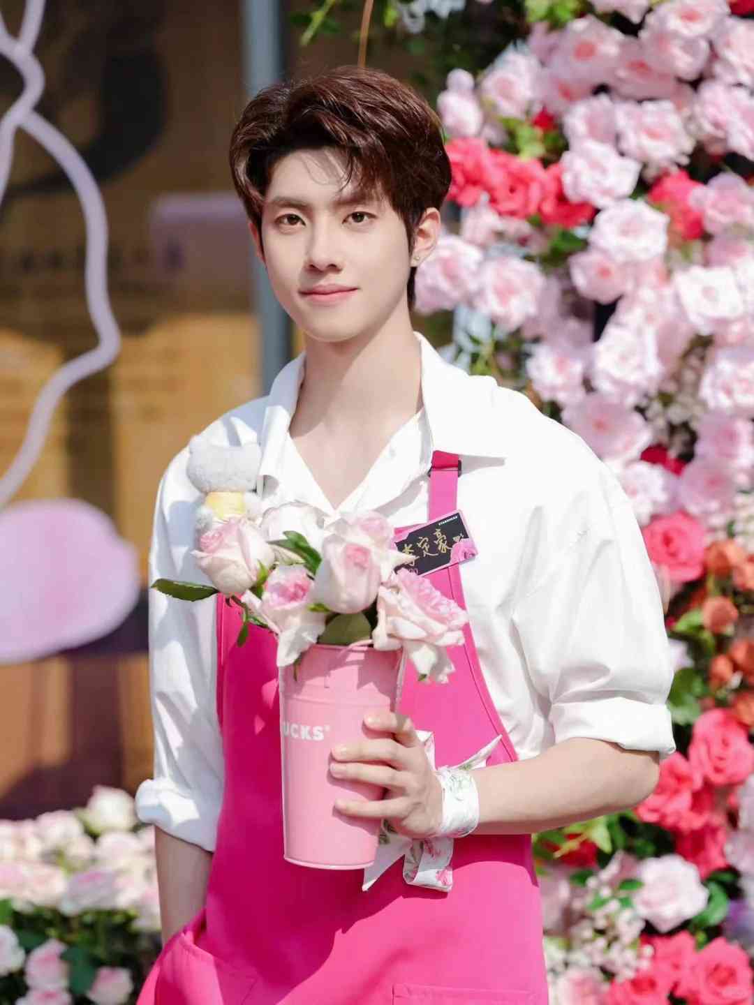 深圳好去處｜福田Starbucks變身夢幻粉紅玫瑰屋！復活假期北上打卡必到