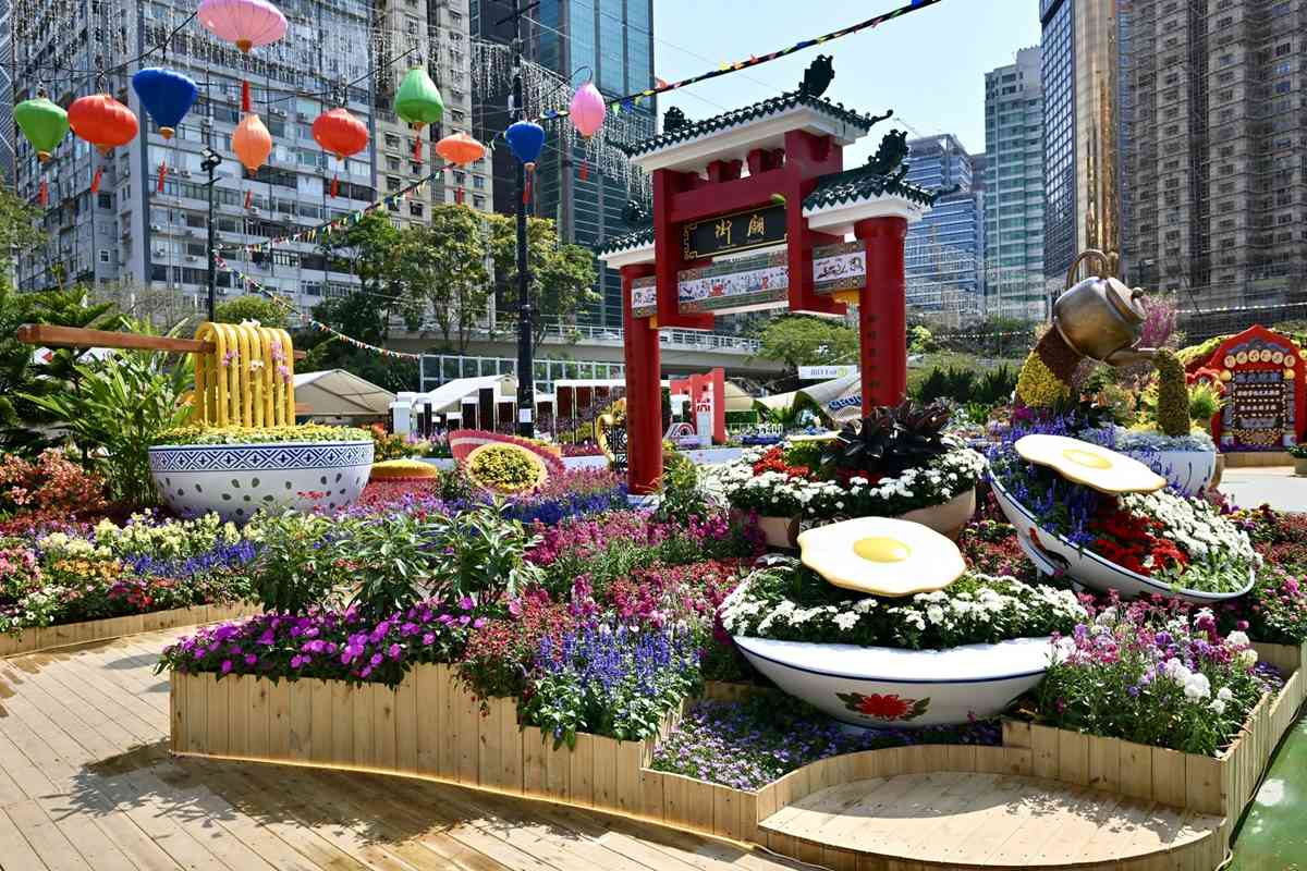 香港花展2026|維園巨型紫羅蘭打卡牆+鬱金香花海+點心/蛋撻主題園圃+微型藝術展+美食推介 香港花展2026|維園巨型紫羅蘭打卡牆+鬱金香花海+點心/蛋撻主題園圃+微型藝術展+美食推介