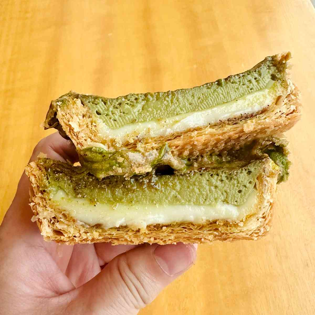 澳門6大打卡美食｜記者親身試食！開心果麻糬蛋撻、咖喱魚蛋雞蛋仔、花花龍鬚糖