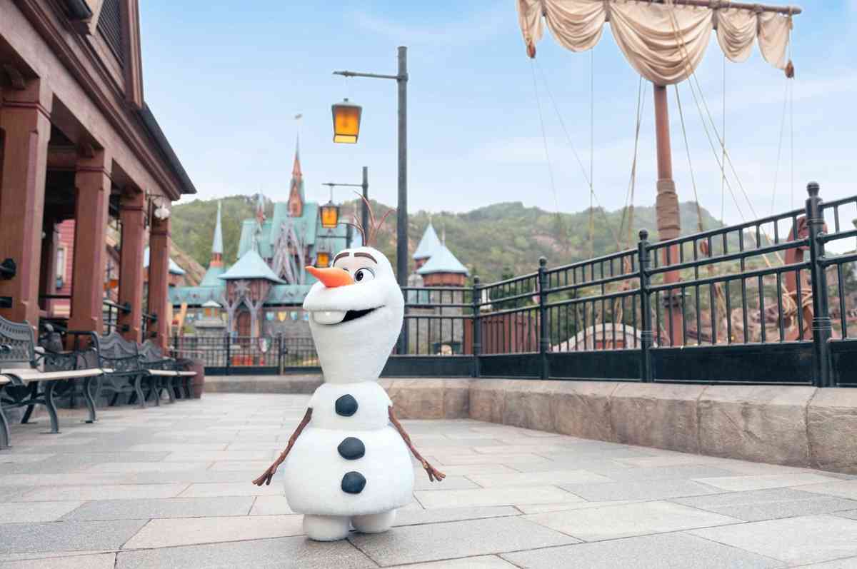 香港迪士尼樂園︱魔雪奇緣世界小白機械人5月現身!二人同遊門票75折+精品美食推介+灰熊山谷新體驗 香港迪士尼樂園︱魔雪奇緣世界小白機械人5月現身!二人同遊門票75折+精品美食推介+灰熊山谷新體驗