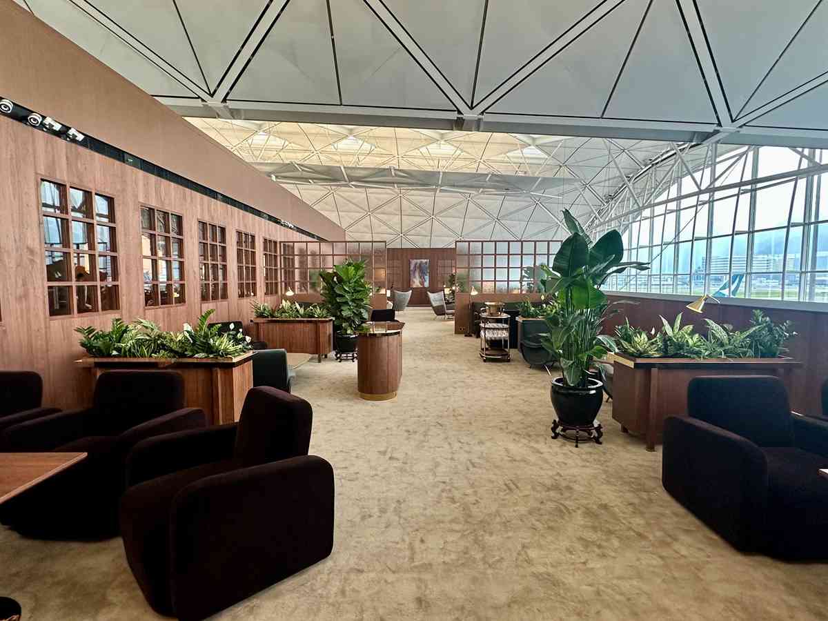 國泰「寰宇堂」頭等貴賓室重開：著名中菜館「卅二公館」設計特色餐單、提供肩頸／頭部／足部按摩及眼部護理服務