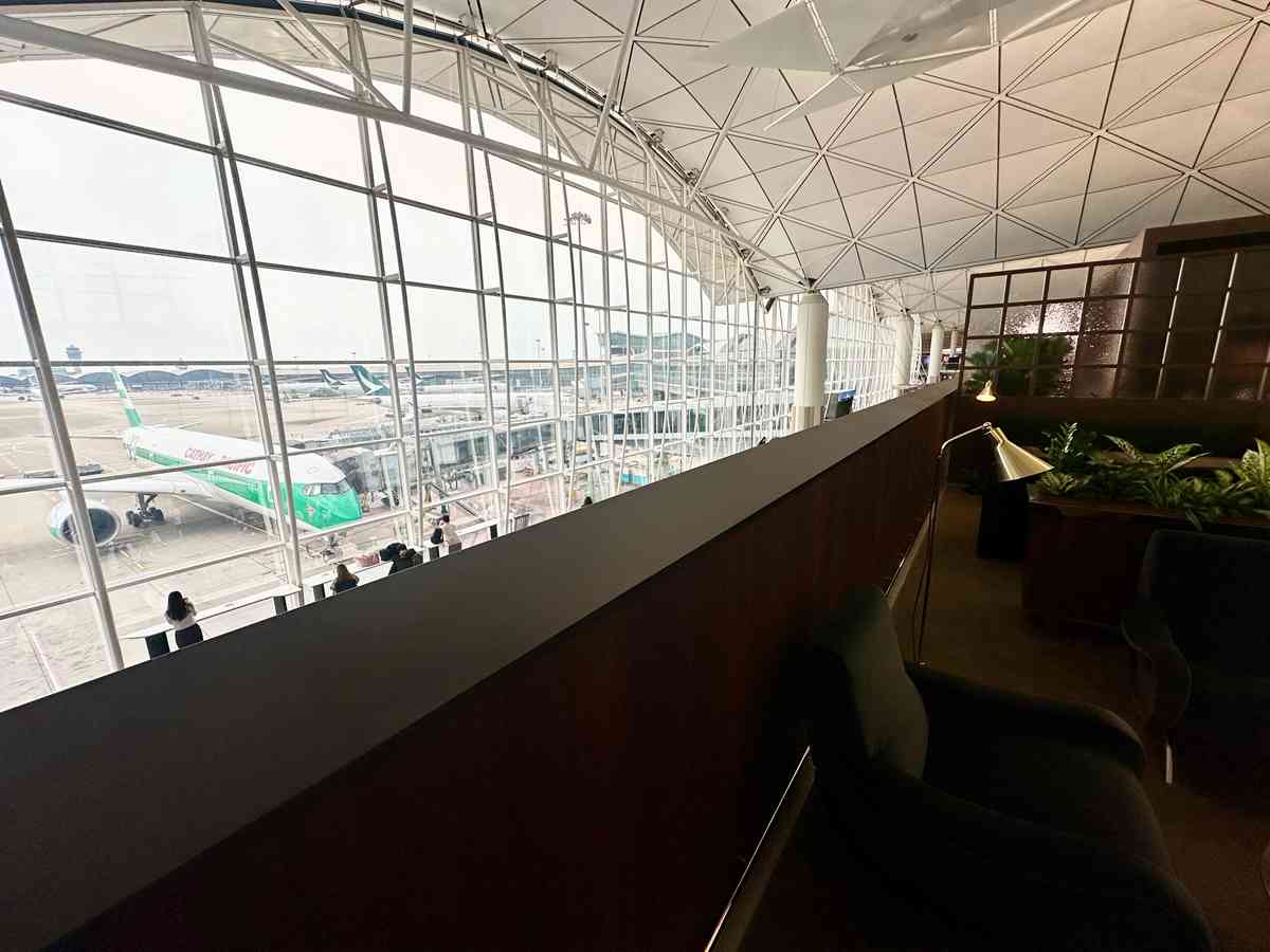 國泰「寰宇堂」頭等貴賓室重開：著名中菜館「卅二公館」設計特色餐單、提供肩頸／頭部／足部按摩及眼部護理服務