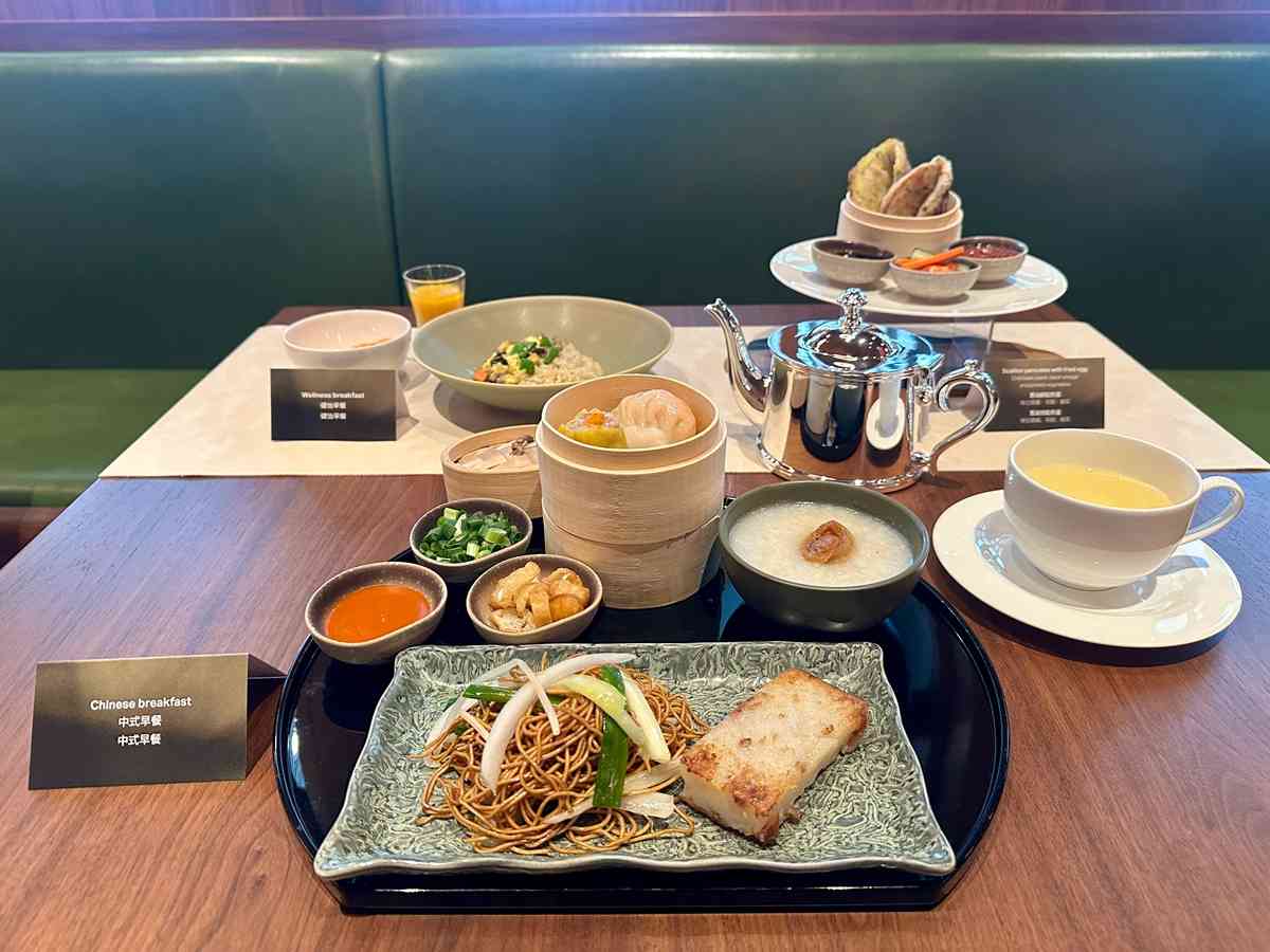 國泰「寰宇堂」頭等貴賓室重開：著名中菜館「卅二公館」設計特色餐單、提供肩頸／頭部／足部按摩及眼部護理服務