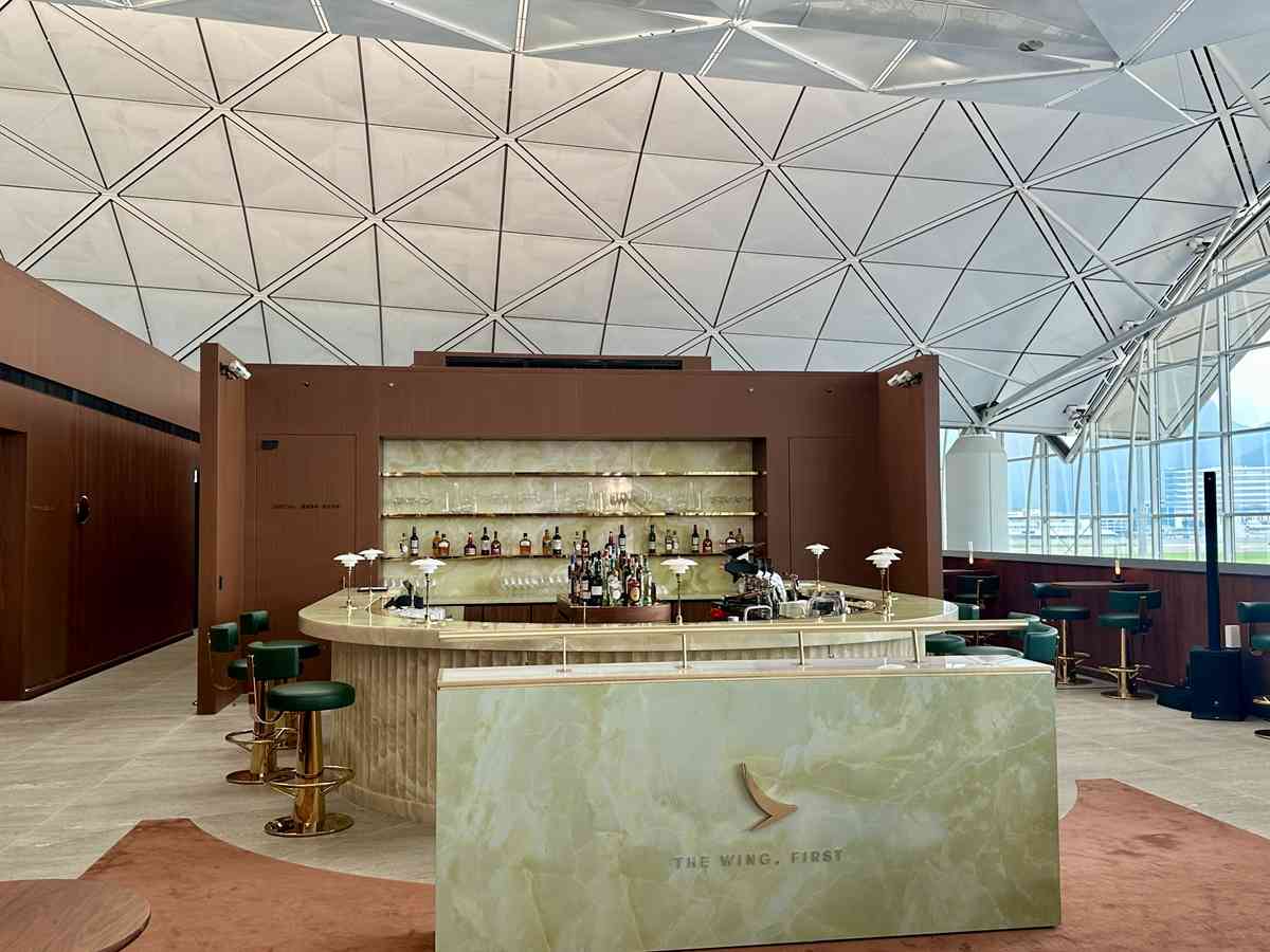 國泰「寰宇堂」頭等貴賓室重開：著名中菜館「卅二公館」設計特色餐單、提供肩頸／頭部／足部按摩及眼部護理服務