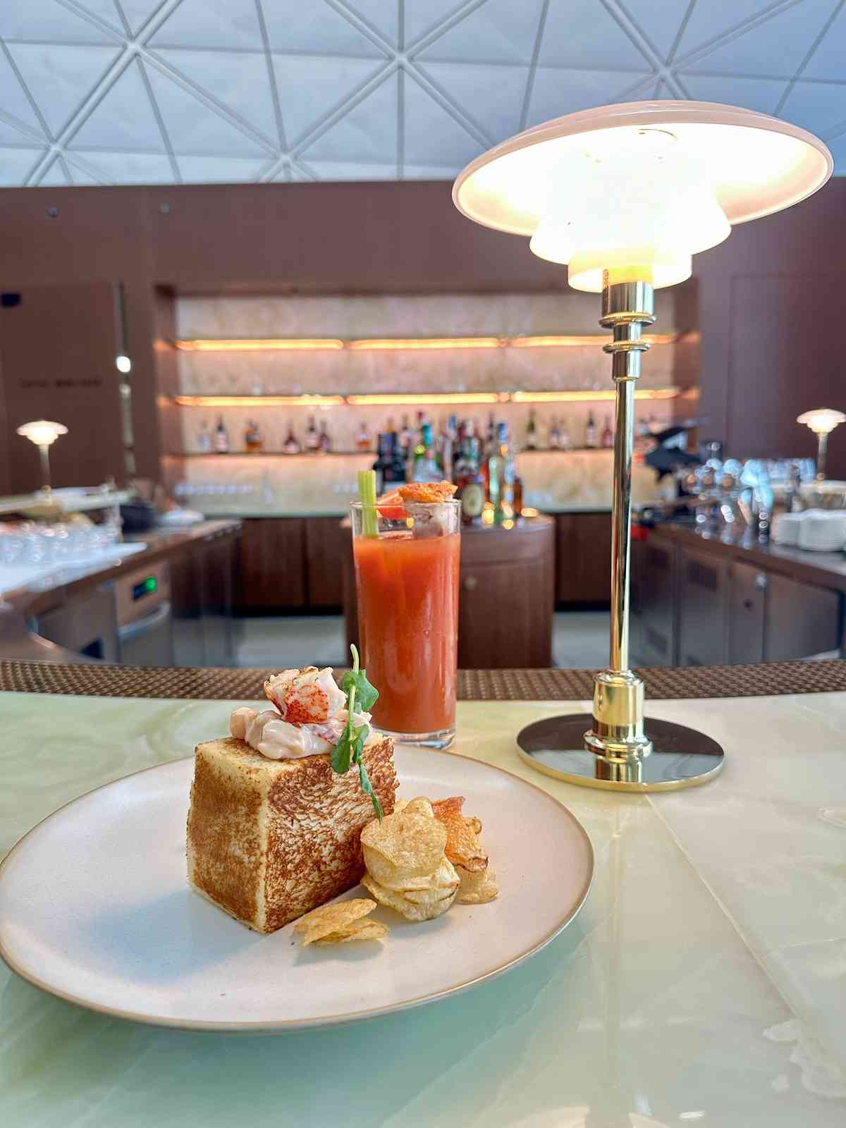 國泰「寰宇堂」頭等貴賓室重開：著名中菜館「卅二公館」設計特色餐單、提供肩頸／頭部／足部按摩及眼部護理服務