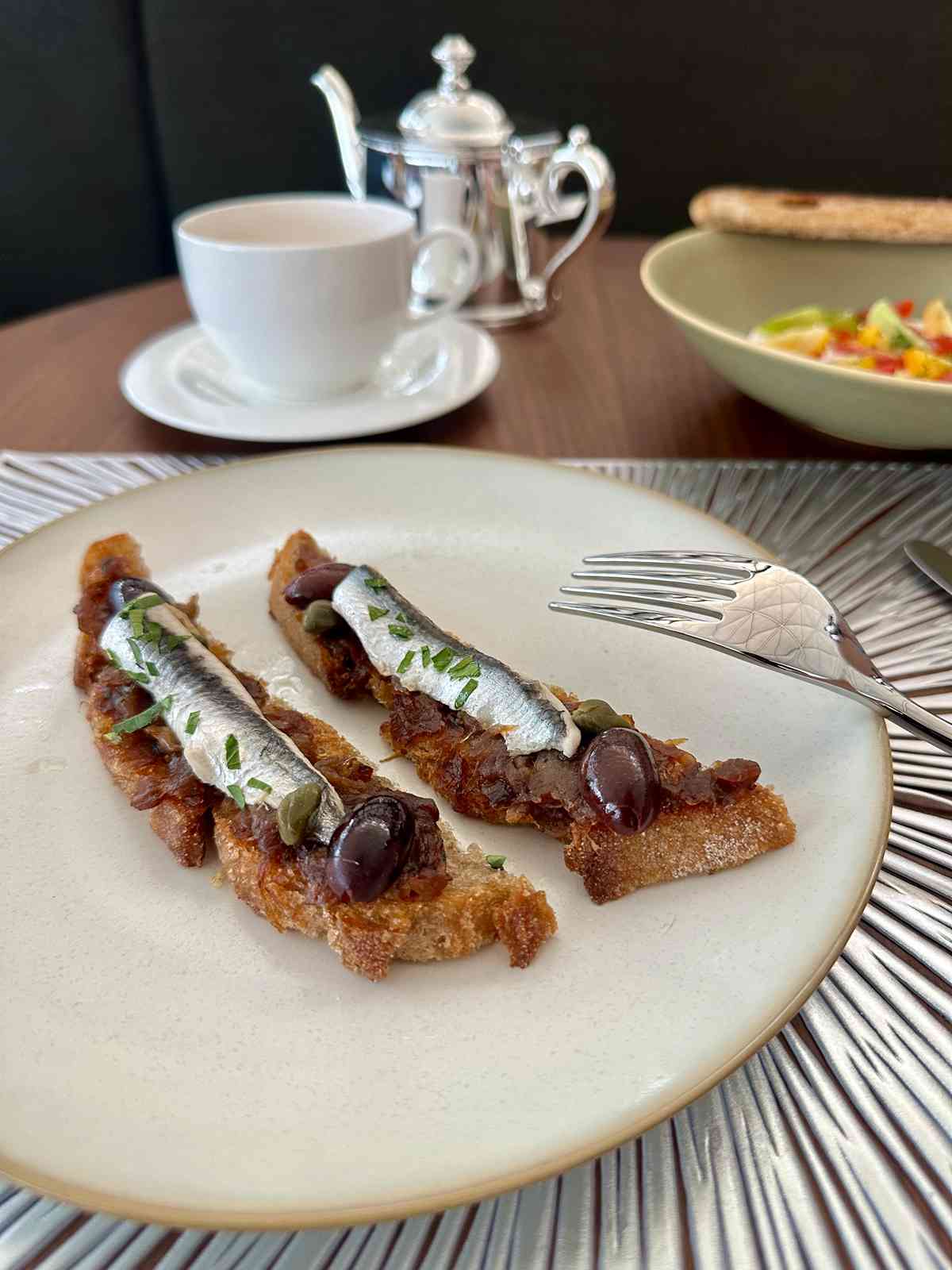 國泰「寰宇堂」頭等貴賓室重開：著名中菜館「卅二公館」設計特色餐單、提供肩頸／頭部／足部按摩及眼部護理服務