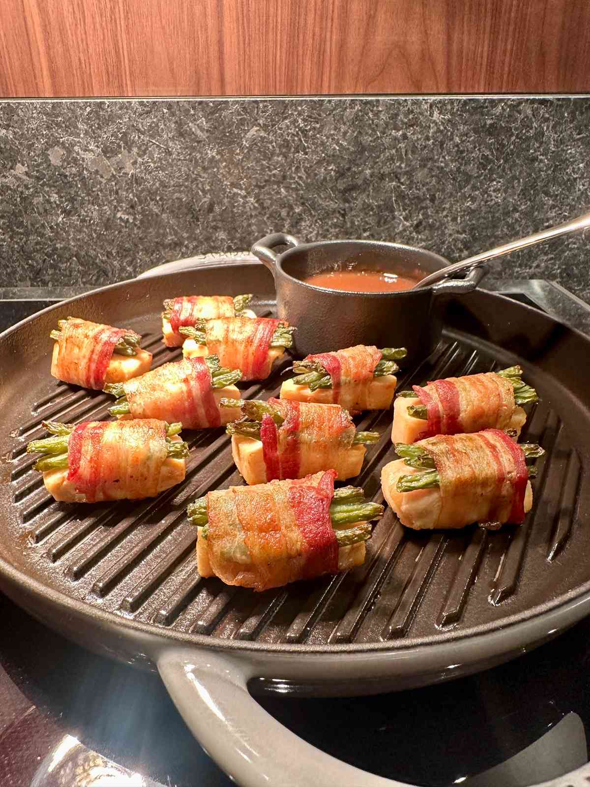 國泰「寰宇堂」頭等貴賓室重開：著名中菜館「卅二公館」設計特色餐單、提供肩頸／頭部／足部按摩及眼部護理服務