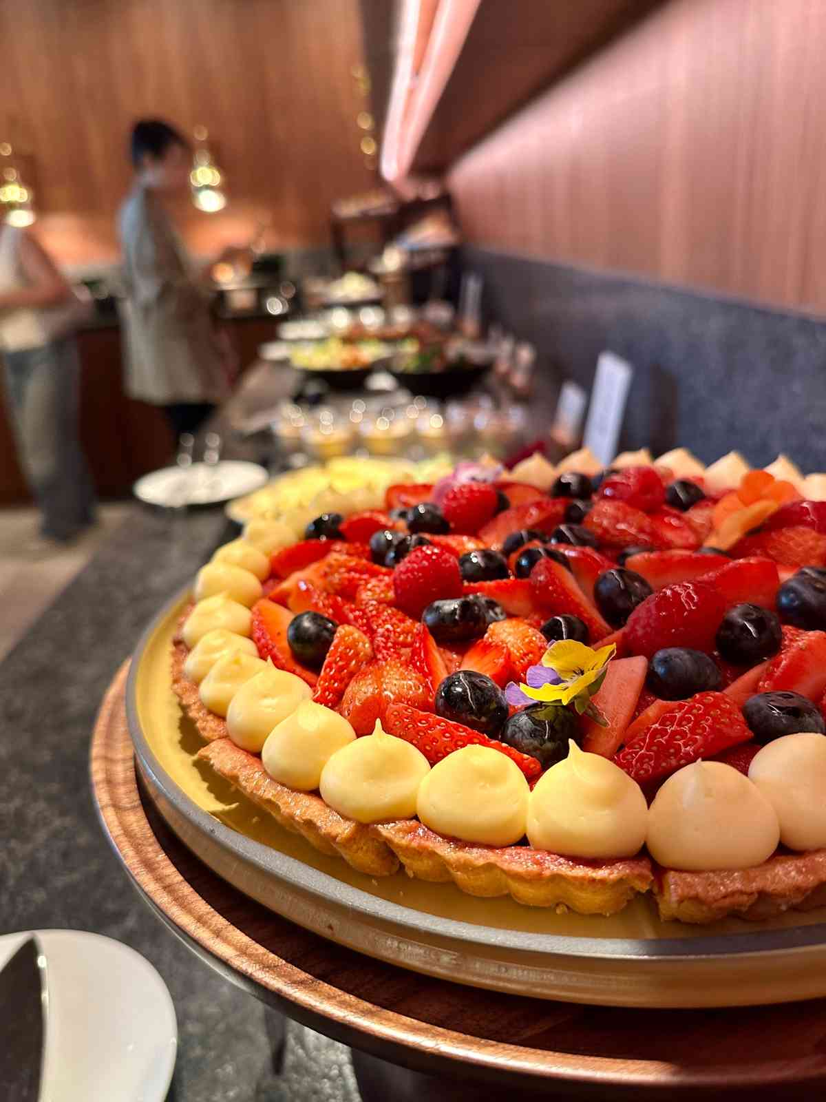 國泰「寰宇堂」頭等貴賓室重開：著名中菜館「卅二公館」設計特色餐單、提供肩頸／頭部／足部按摩及眼部護理服務