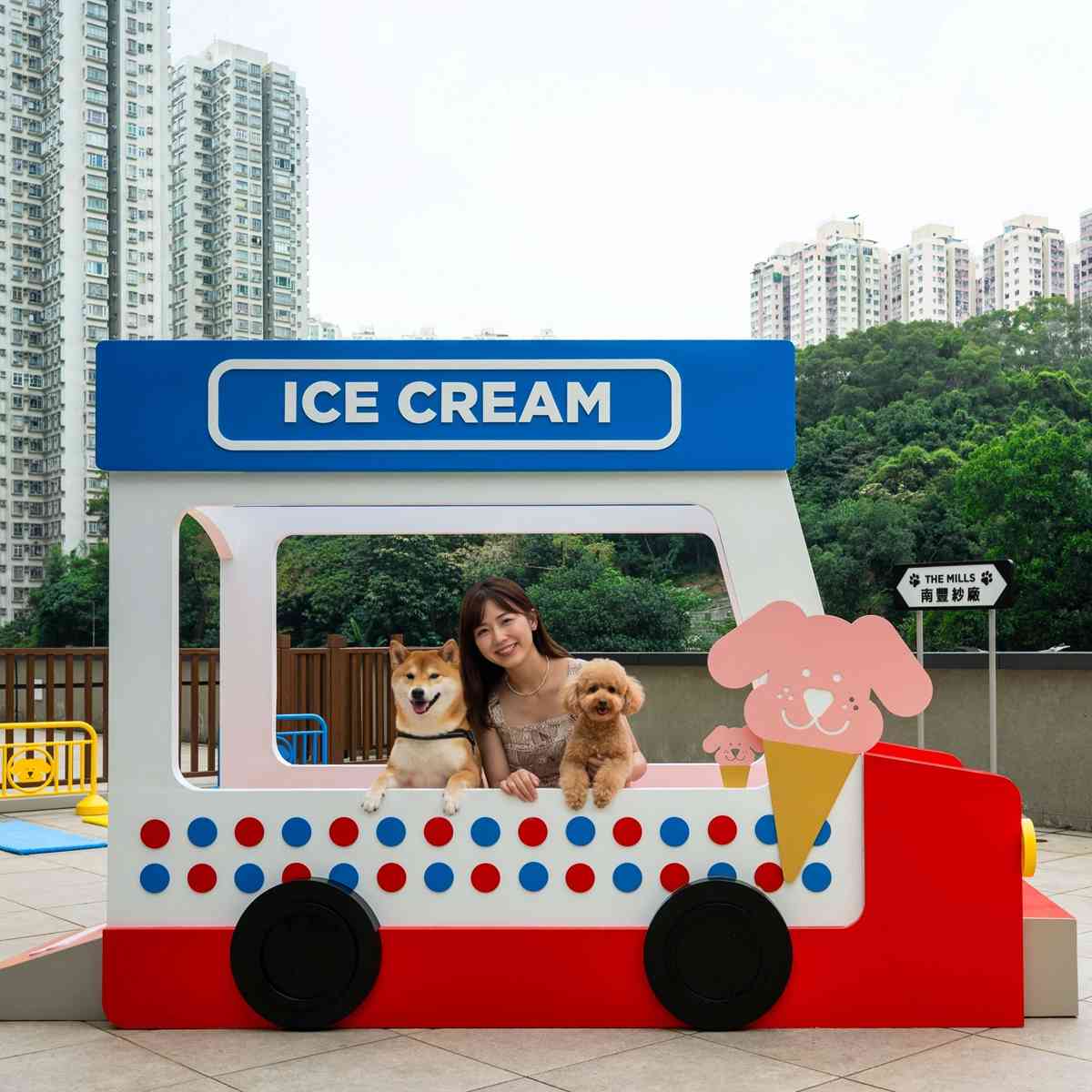 毛孩好去處｜南豐紗廠全新寵物樂園「汪汪大道Woof Avenue」：2,000呎戶外狗狗放電區＋6大交通主題打卡點