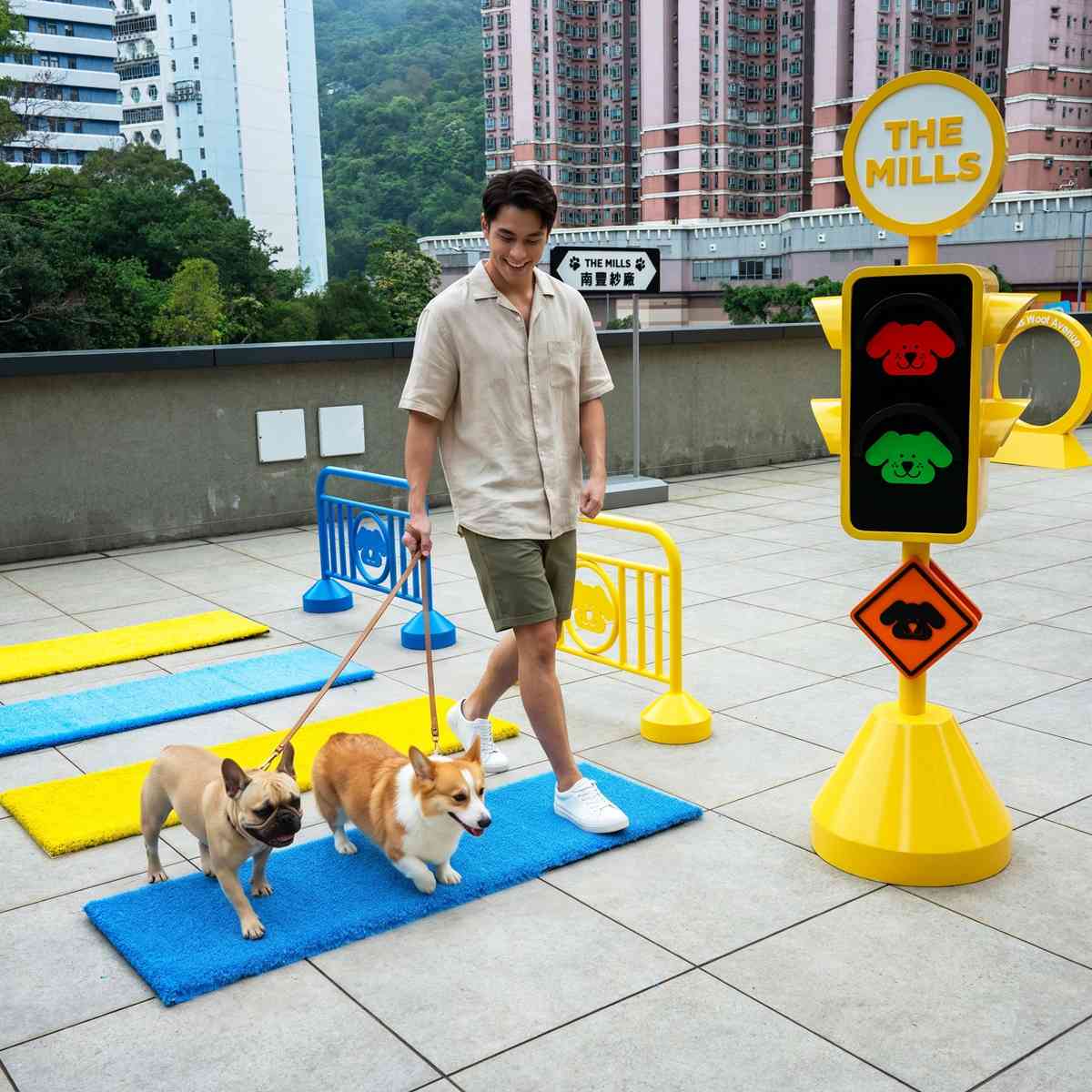 毛孩好去處｜南豐紗廠全新寵物樂園「汪汪大道Woof Avenue」：2,000呎戶外狗狗放電區＋6大交通主題打卡點