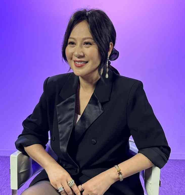 江欣燕丨江欣燕59歲生日素顏零濾鏡真實容貌曝光　曾患甲亢需長期服藥與商人奉子成婚不幸小產
