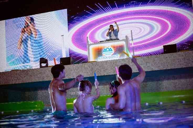 海洋公園優惠︱水上樂園80 年代廣東歌DJ派對＋巨型霓虹燈打卡＋長者$2入場＋門票半價低至$69起